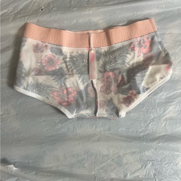 Pink Low Rise Hawaii Print Panties - Picture 12 of 16